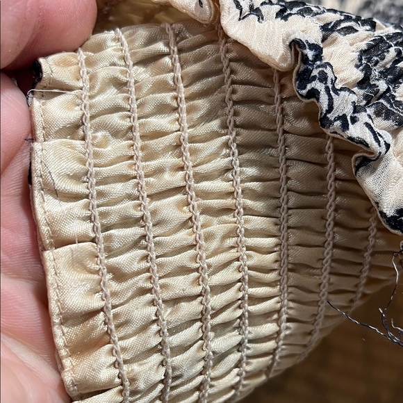 Express Smocked Floral Black and Cream Women's On or Off The shoulder Top - Picture 5 of 7